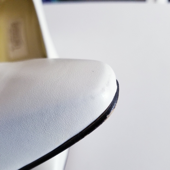 Vintage Bandolino White Leather Pumps - Picture 5 of 8